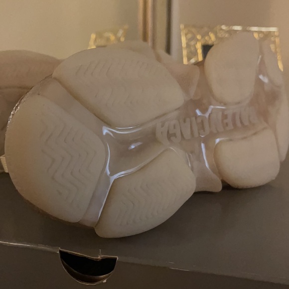 Balenciaga triple s sneaker size 40 - Picture 8 of 11